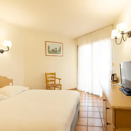 Golden Tulip Le Paradou