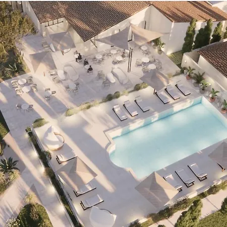 Golden Tulip Le Paradou 3*