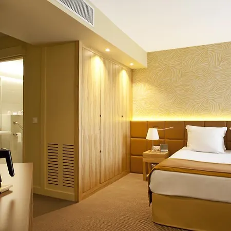 Hotel Golden Tulip Le Paradou Avignon