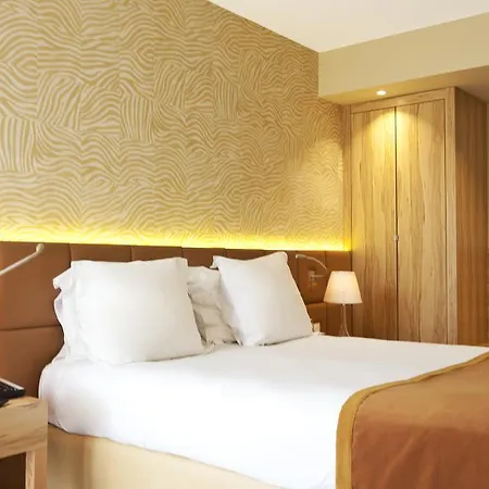 Golden Tulip Le Paradou 3*